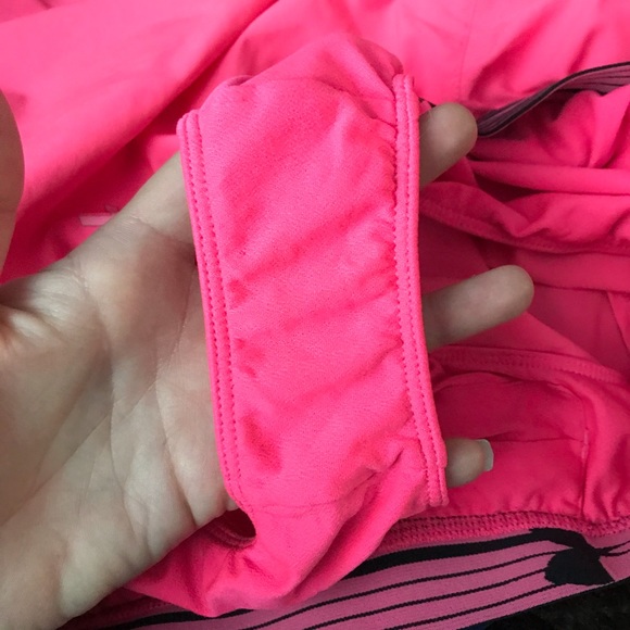 Hot pink UA Under Armour running shorts - Picture 7 of 7